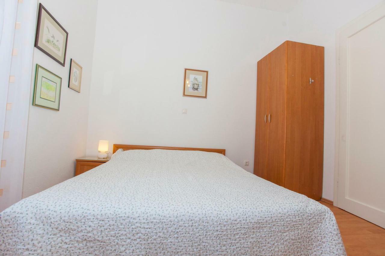 Apartments Lara Podgora Exterior photo