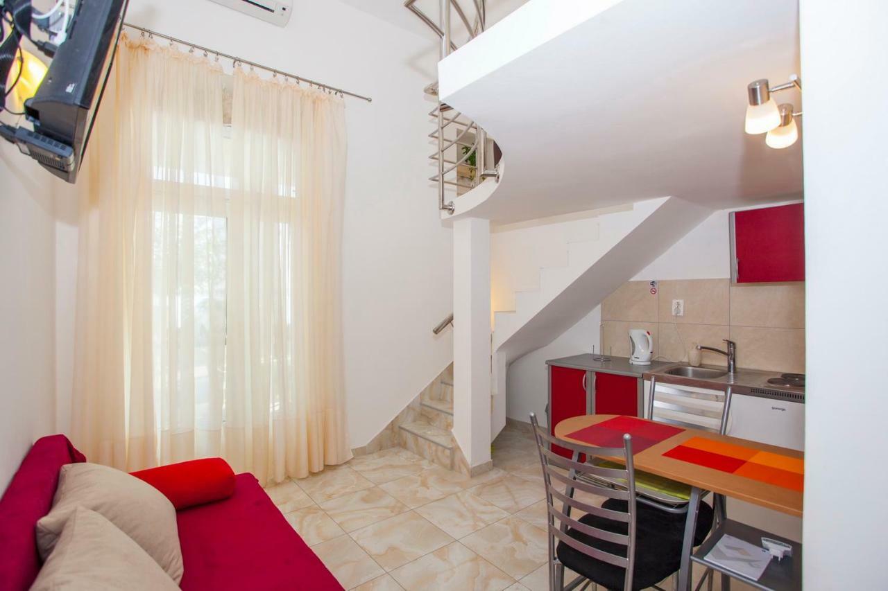 Apartments Lara Podgora Exterior photo