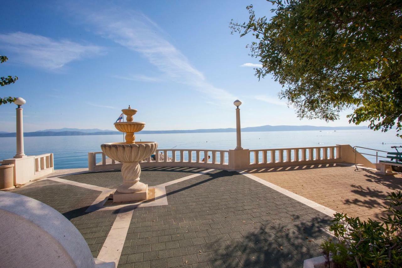 Apartments Lara Podgora Exterior photo