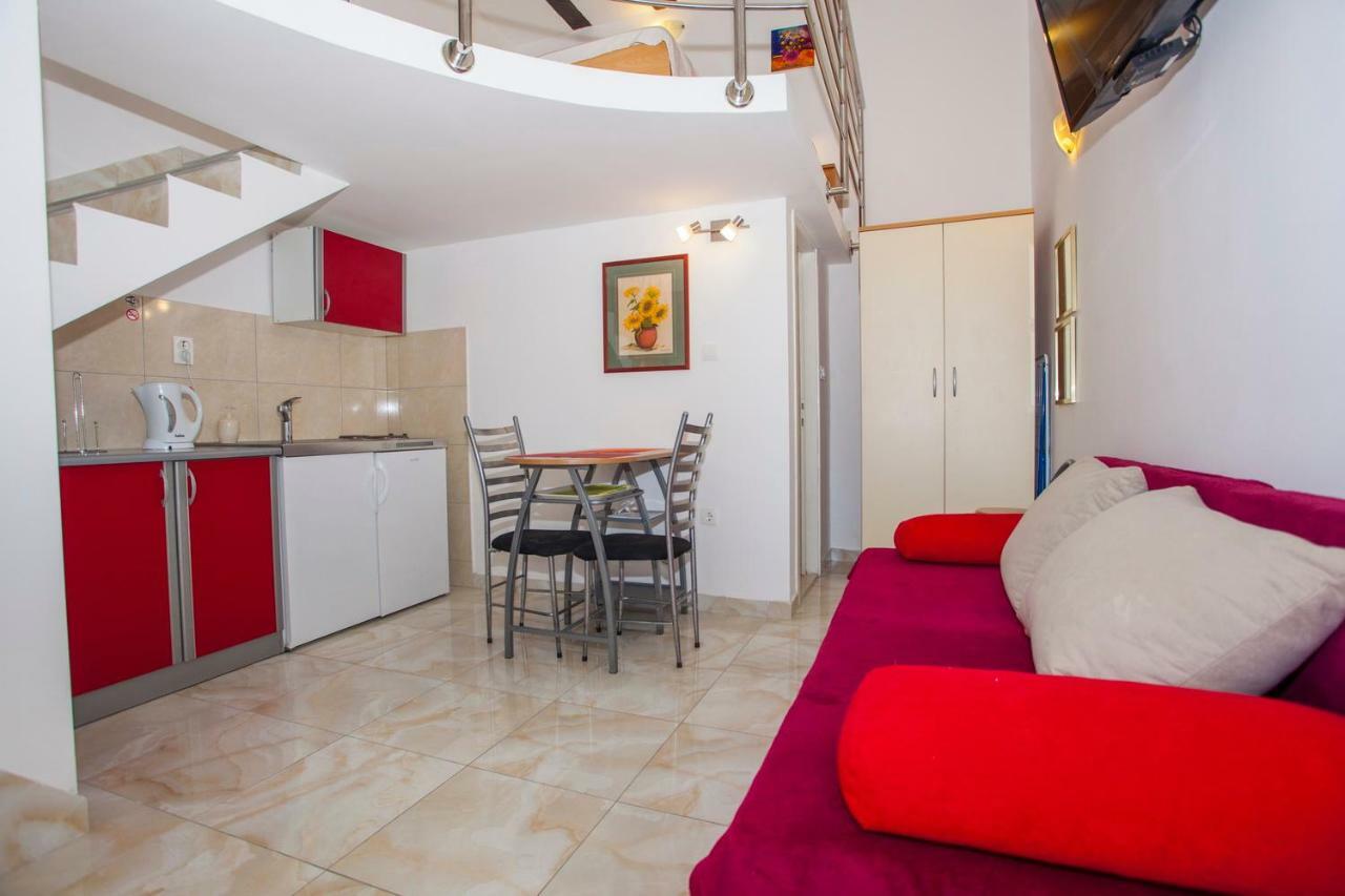 Apartments Lara Podgora Exterior photo